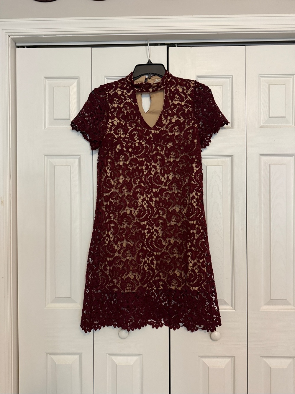 Lace Overlay Short Sleeve Dress in Burgundy